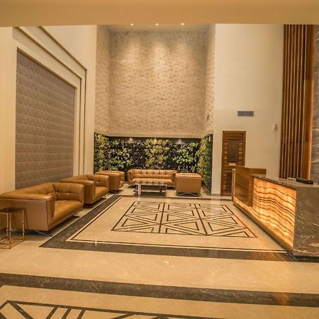 Hotel Ramada By Wyndham Kapurthala Town Exterior foto