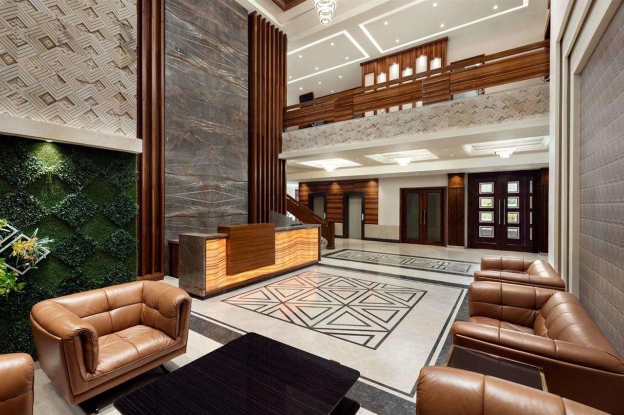 Hotel Ramada By Wyndham Kapurthala Town Exterior foto